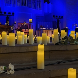 Heiligabend, 24.12., 17:00 Uhr: Stimmungsvolle Kerzenschein-Christvesper